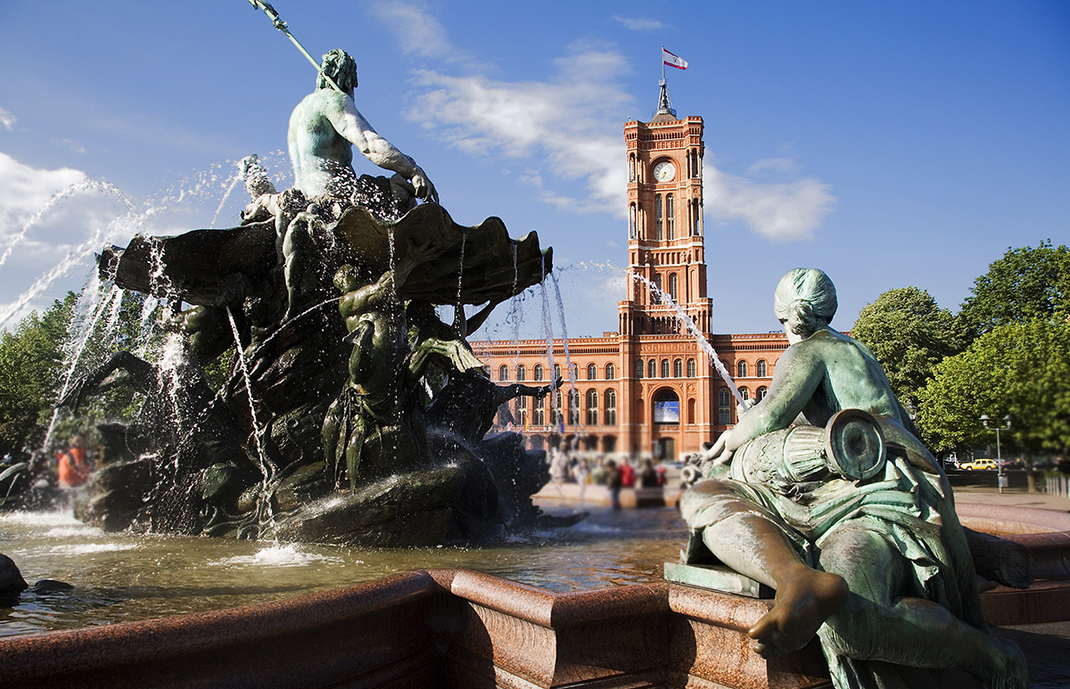 Neptunbrunnen / Rotes Rathaus - Зображення 1