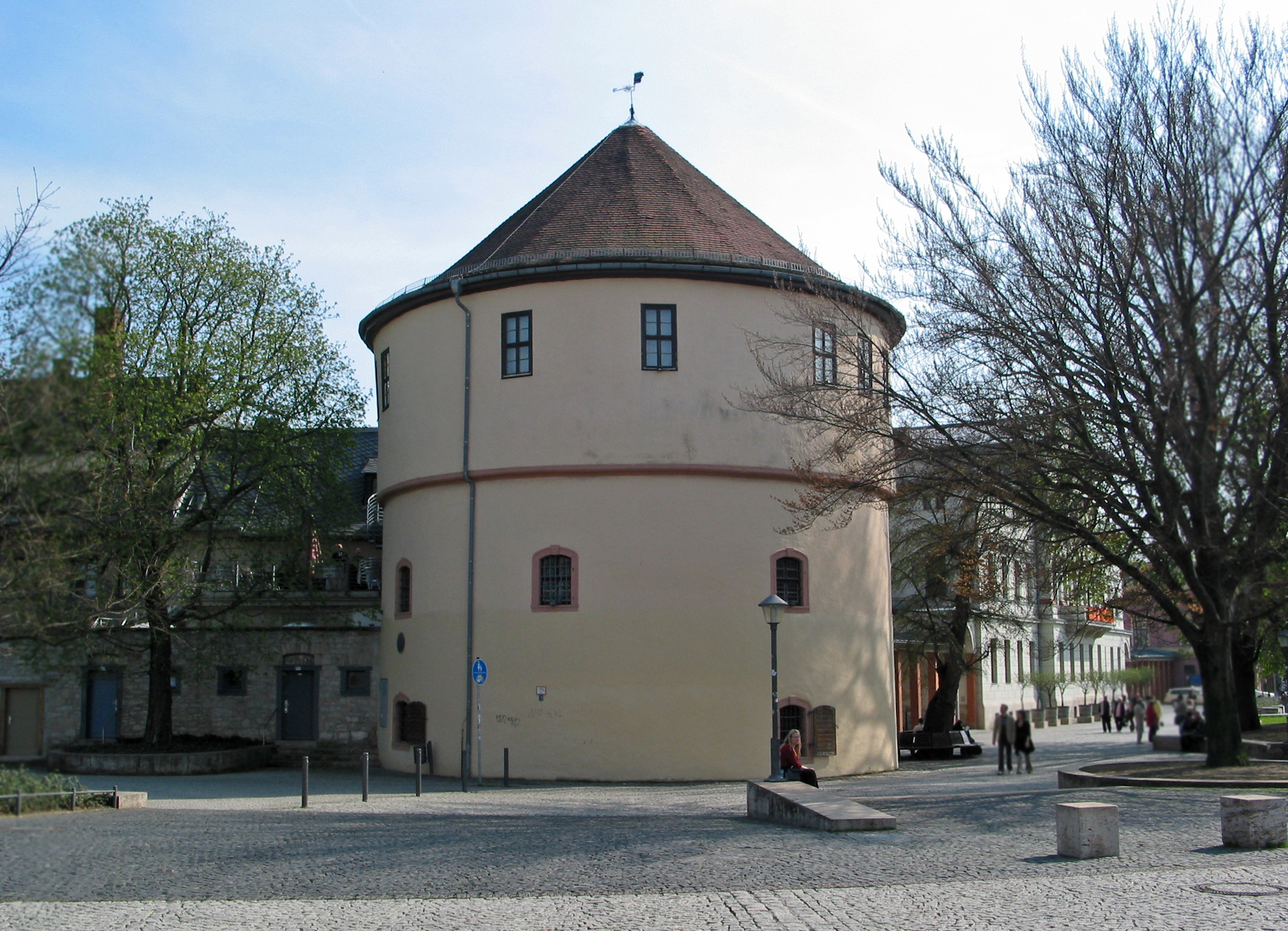 Goetheplatz mit Kasseturm & Stadtmauer - Bild 1